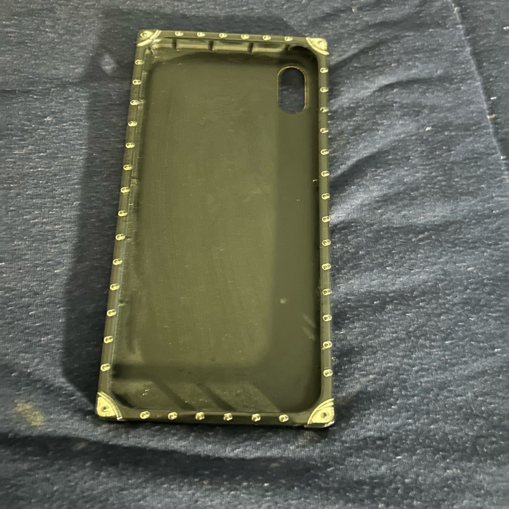 Black iPhone 7 Plus Case with Red Lips Design - Picture 6 of 6
